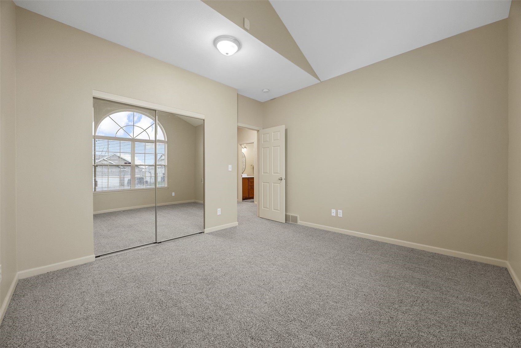 2424 Radcliffe Drive SW Cedar Rapids IA 52404