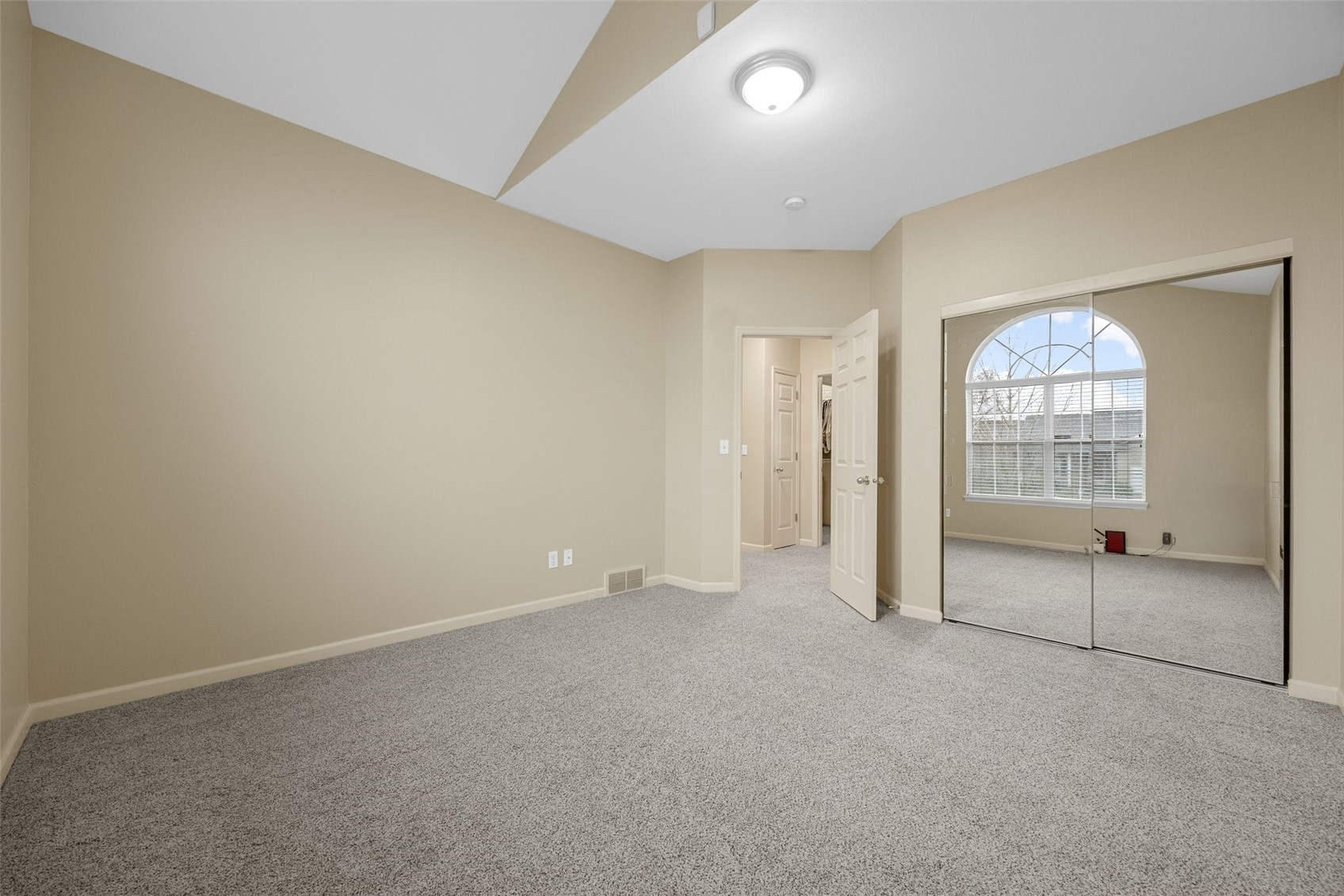 2424 Radcliffe Drive SW Cedar Rapids IA 52404