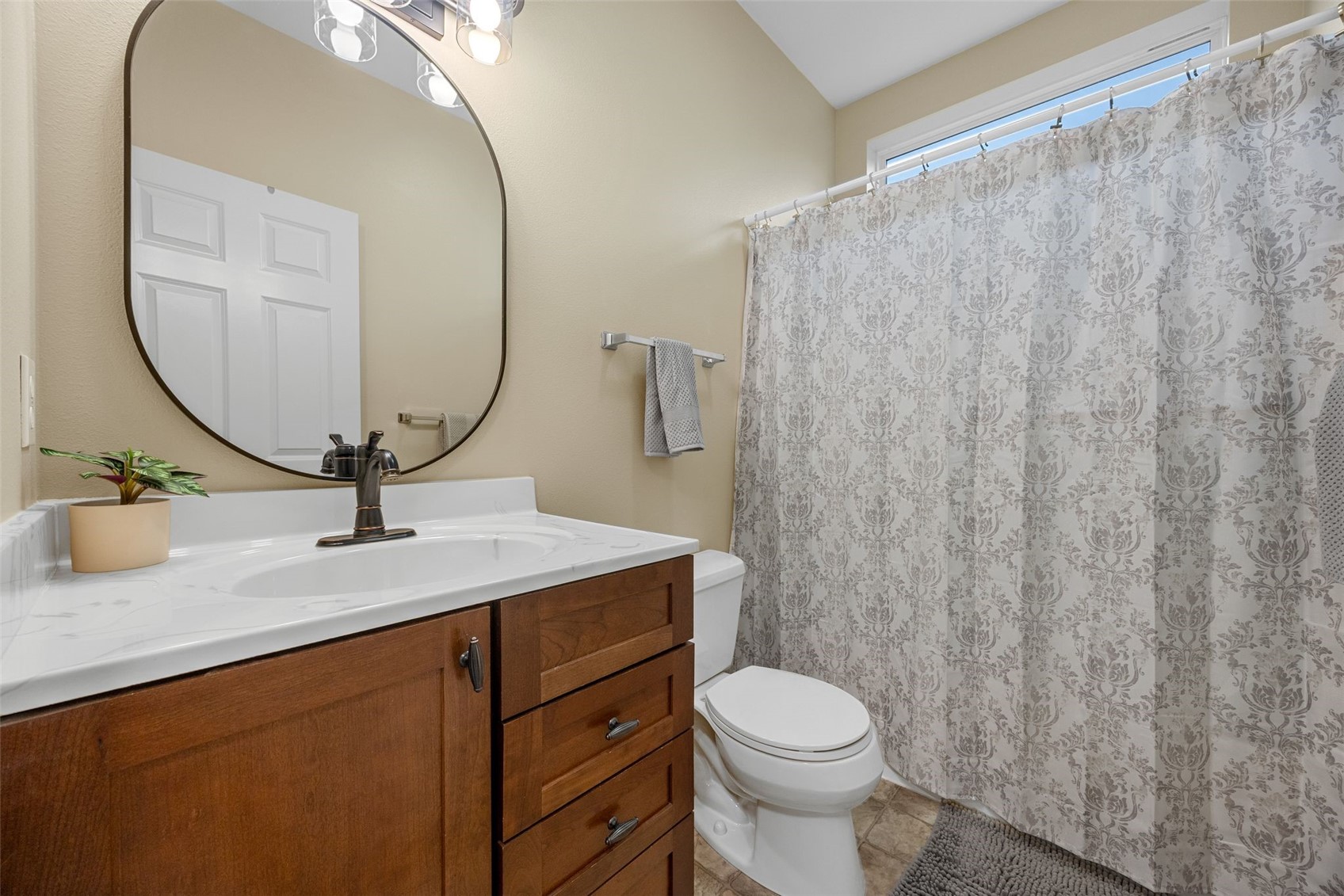 2424 Radcliffe Drive SW Cedar Rapids IA 52404