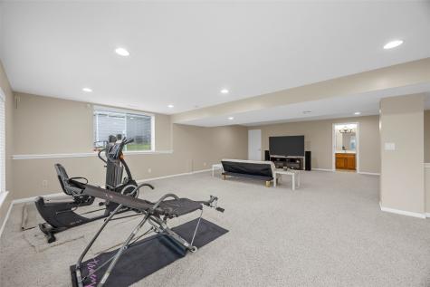 2424 Radcliffe Drive SW Cedar Rapids IA 52404