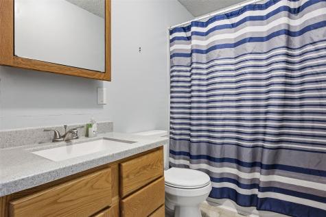 4513 Navajo Drive NE Cedar Rapids IA 52402