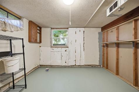 4513 Navajo Drive NE Cedar Rapids IA 52402
