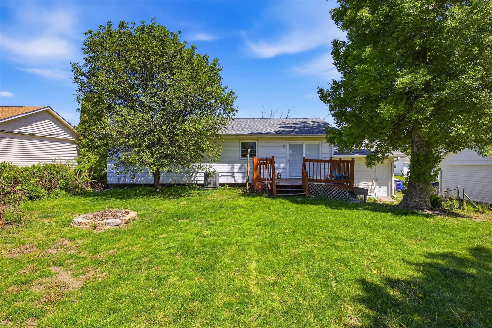 4513 Navajo Drive NE Cedar Rapids IA 52402