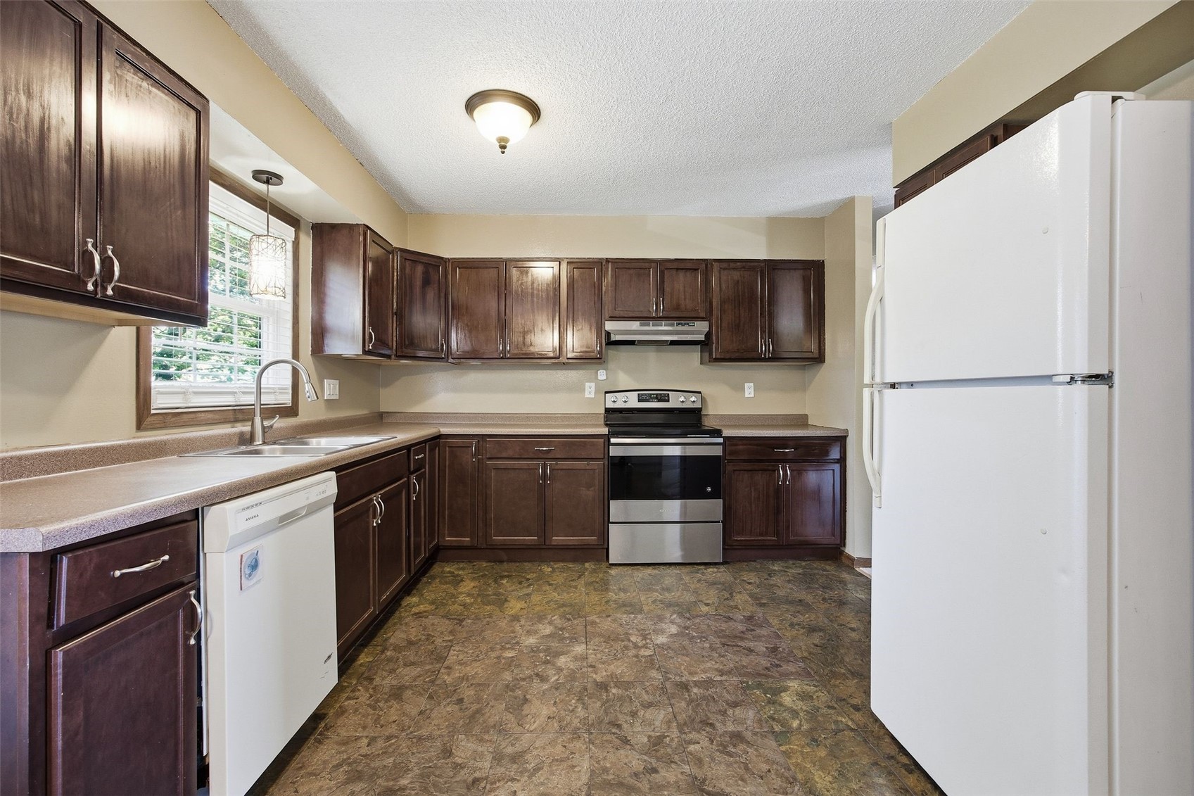 4513 Navajo Drive NE Cedar Rapids IA 52402