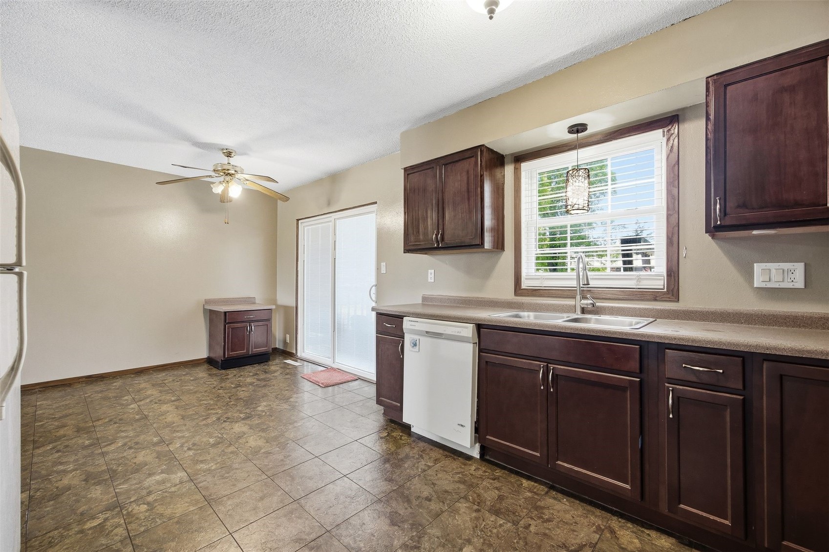 4513 Navajo Drive NE Cedar Rapids IA 52402