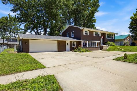 502 NE Crimson Drive Cedar Rapids IA 52402