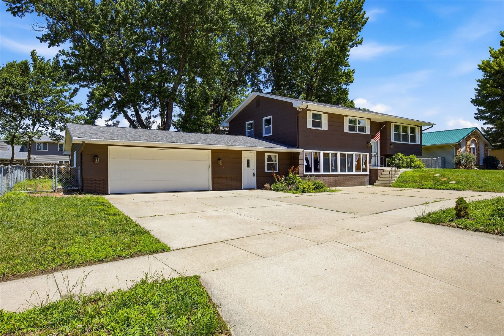 502 NE Crimson Drive Cedar Rapids IA 52402
