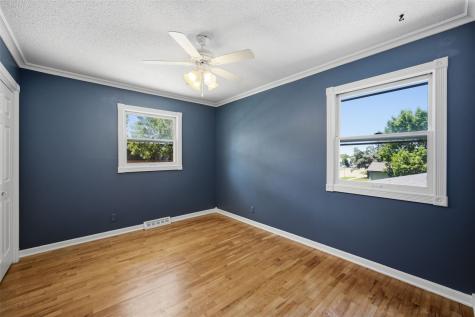 502 NE Crimson Drive Cedar Rapids IA 52402