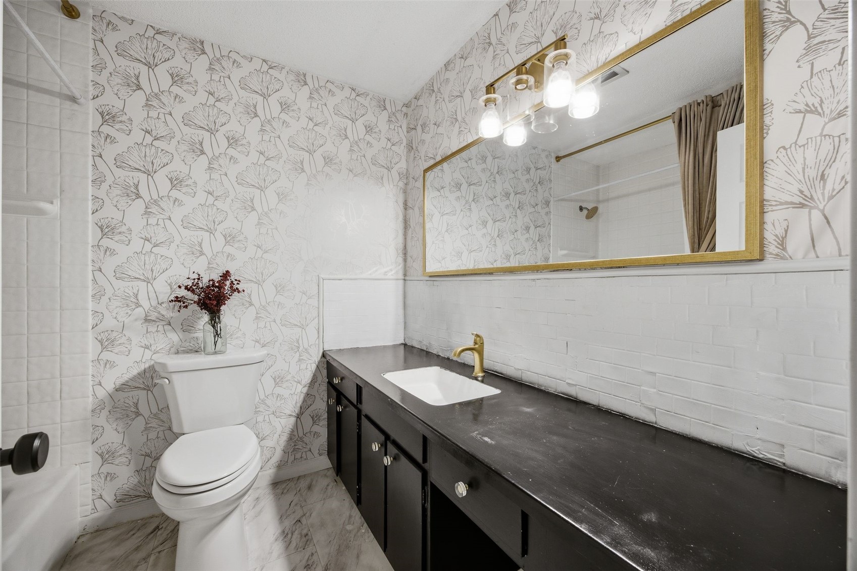 502 NE Crimson Drive Cedar Rapids IA 52402