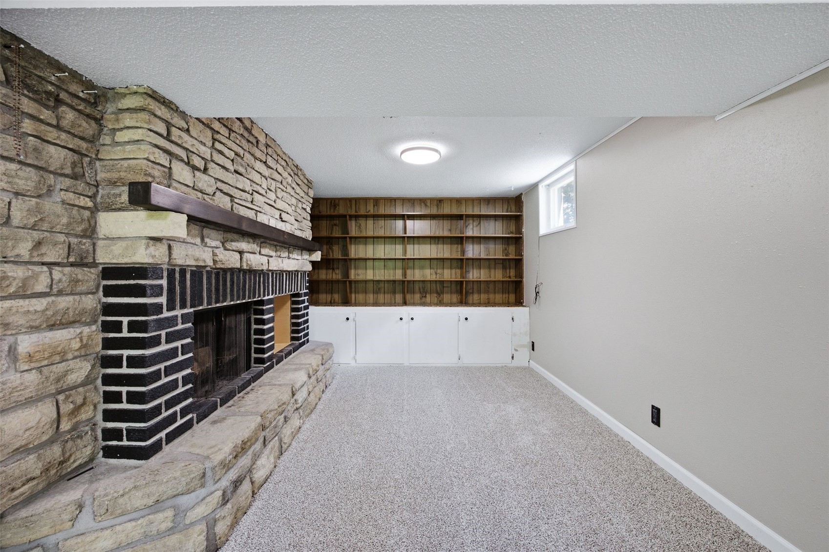 502 NE Crimson Drive Cedar Rapids IA 52402