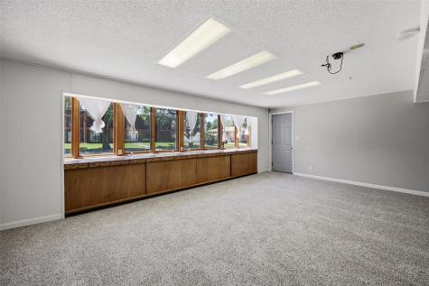 502 NE Crimson Drive Cedar Rapids IA 52402