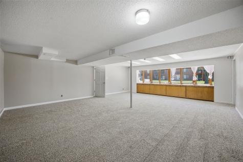 502 NE Crimson Drive Cedar Rapids IA 52402