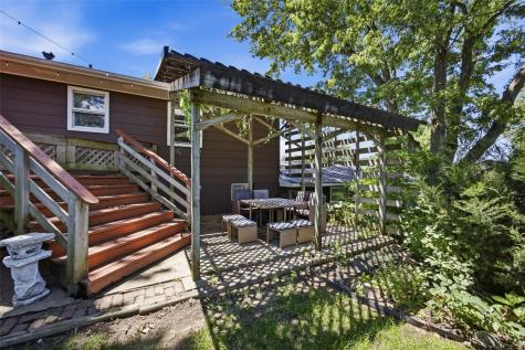 502 NE Crimson Drive Cedar Rapids IA 52402