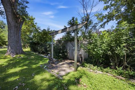 502 NE Crimson Drive Cedar Rapids IA 52402