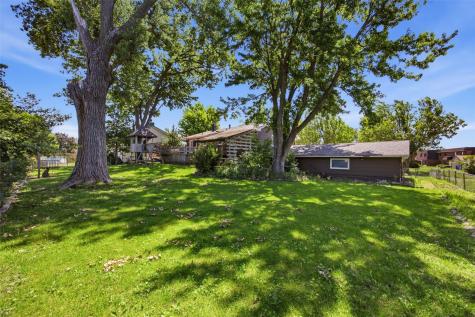 502 NE Crimson Drive Cedar Rapids IA 52402