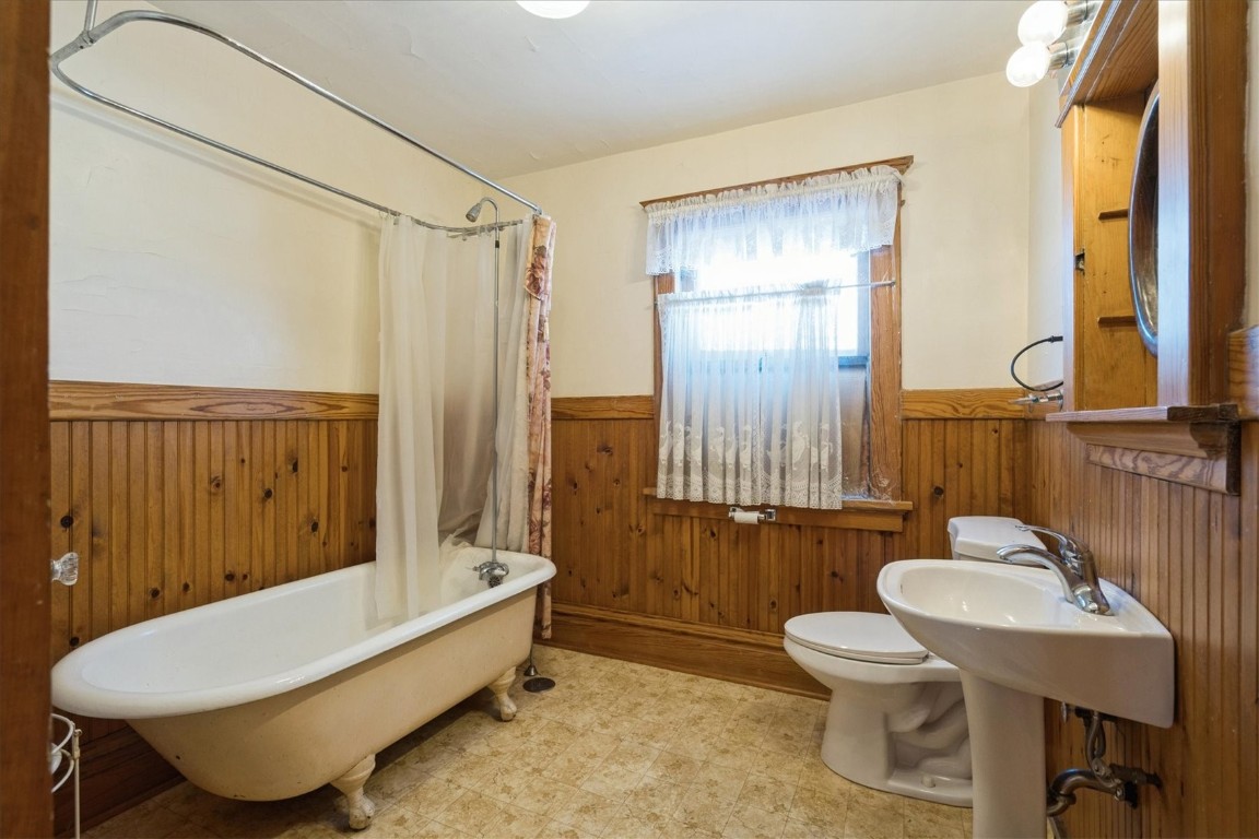 1518 Bever Avenue Cedar Rapids IA 52403