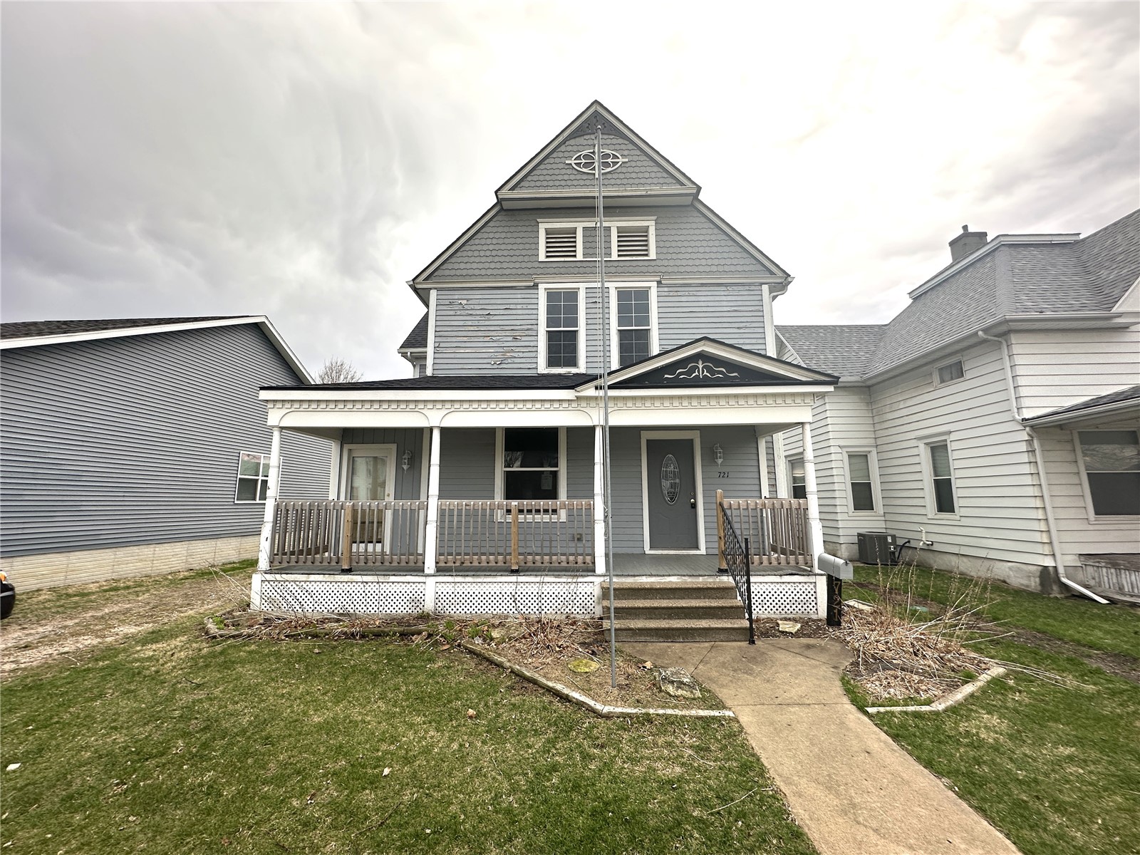 721 F Avenue NW Cedar Rapids IA 52405