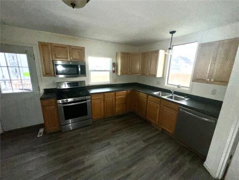 721 F Avenue NW Cedar Rapids IA 52405