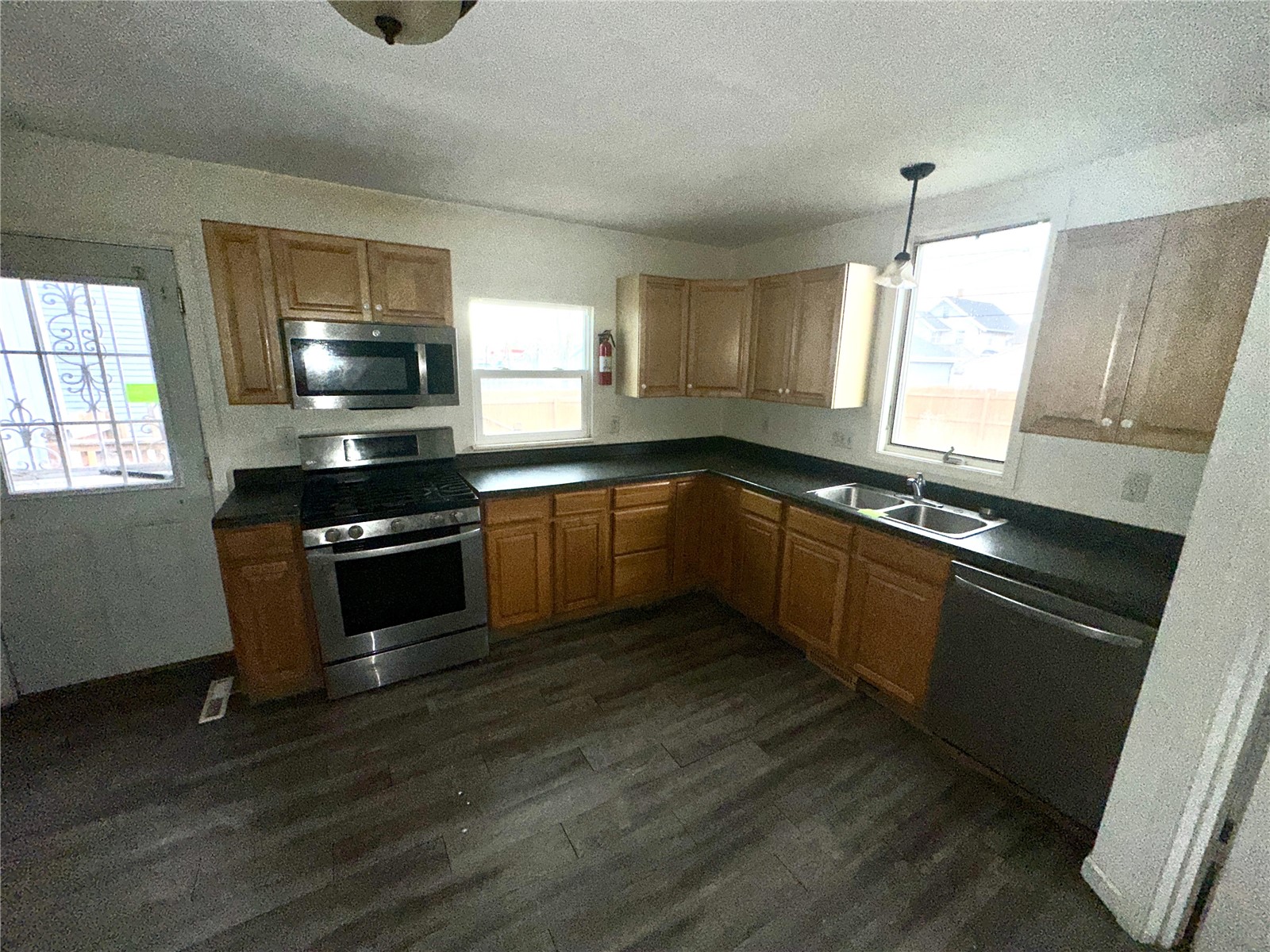 721 F Avenue NW Cedar Rapids IA 52405