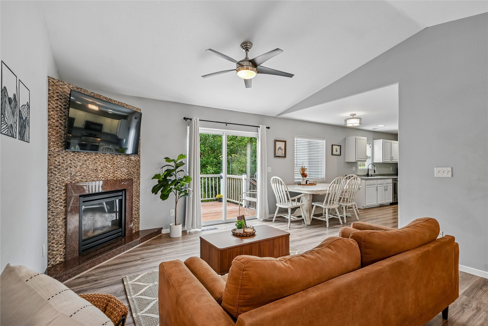 2065 High Drive SE Cedar Rapids IA 52403