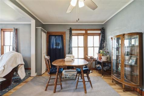 1702 Oakland Road Cedar Rapids IA 52402