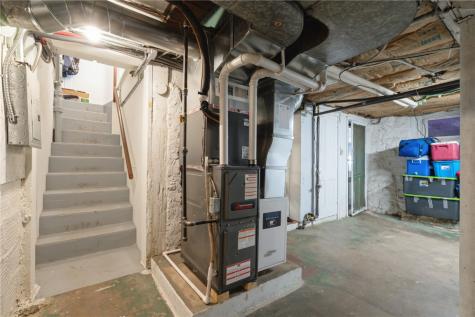 1702 Oakland Road Cedar Rapids IA 52402