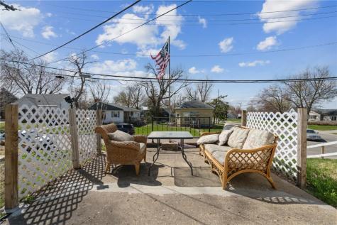 1702 Oakland Road Cedar Rapids IA 52402