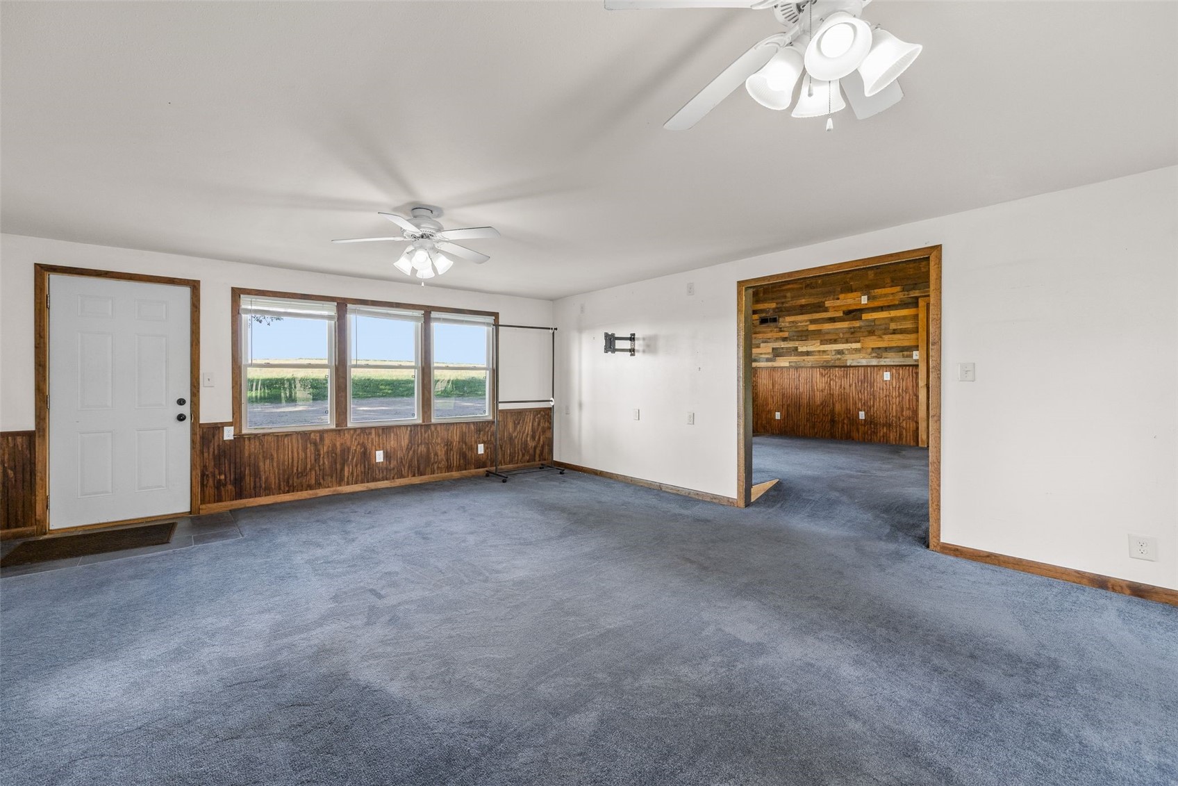 10714 Foulk Road La Porte City IA 50651