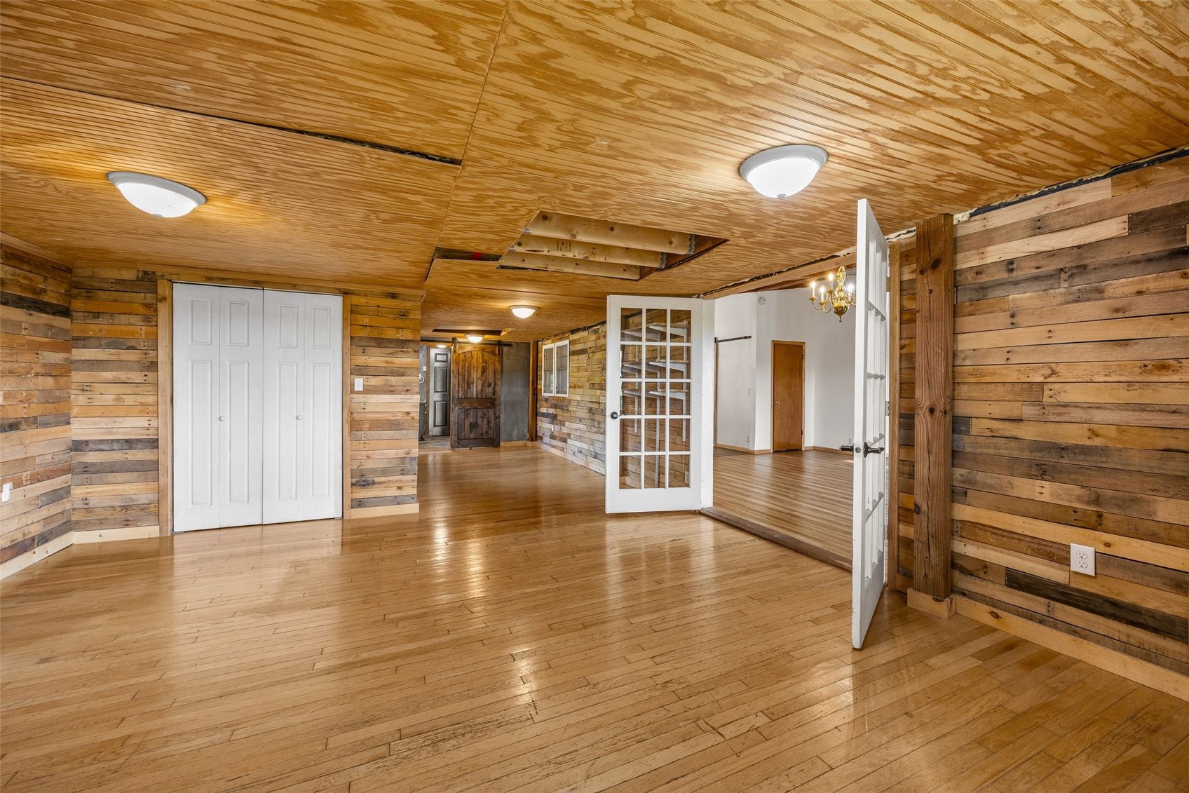 10714 Foulk Road La Porte City IA 50651