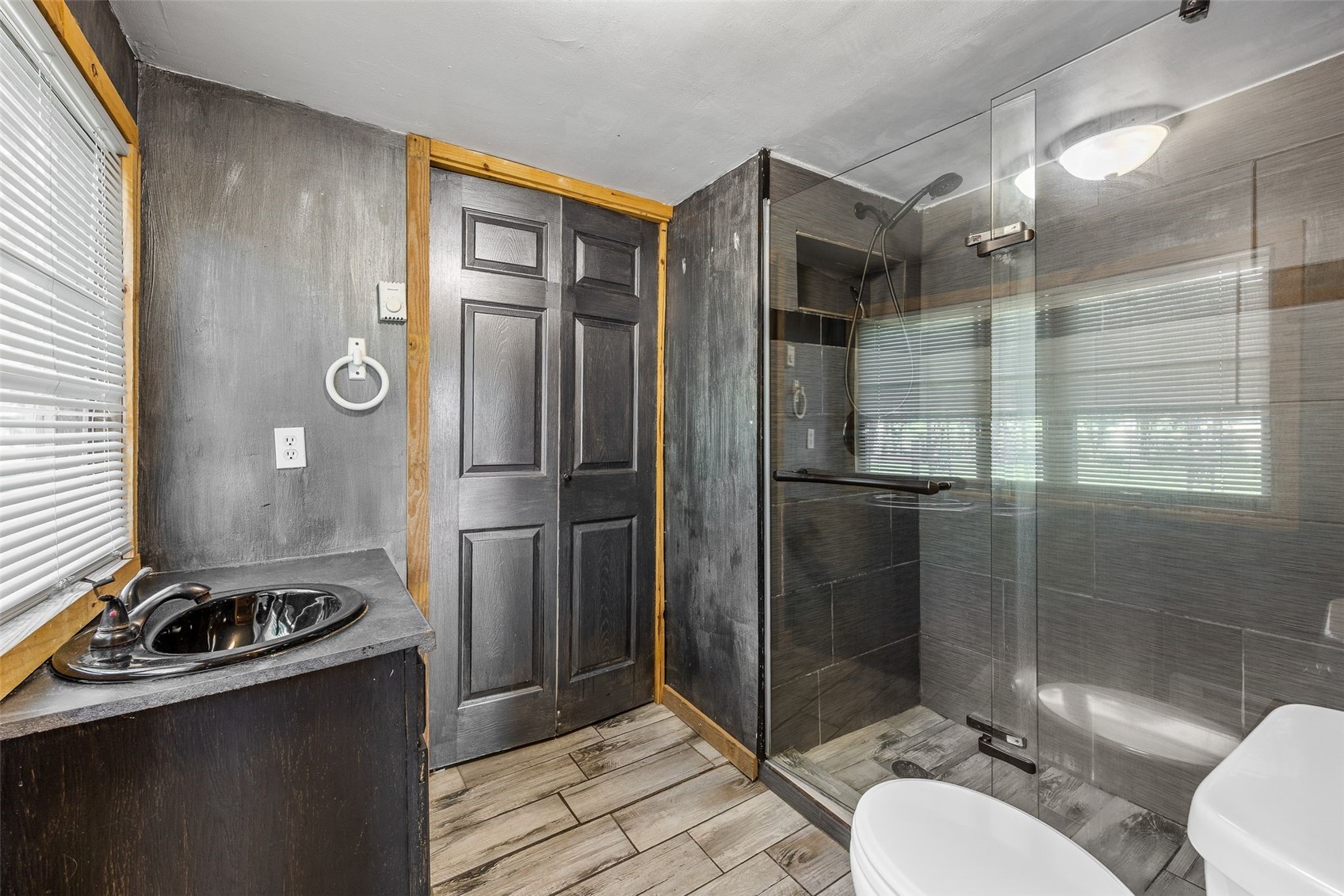10714 Foulk Road La Porte City IA 50651