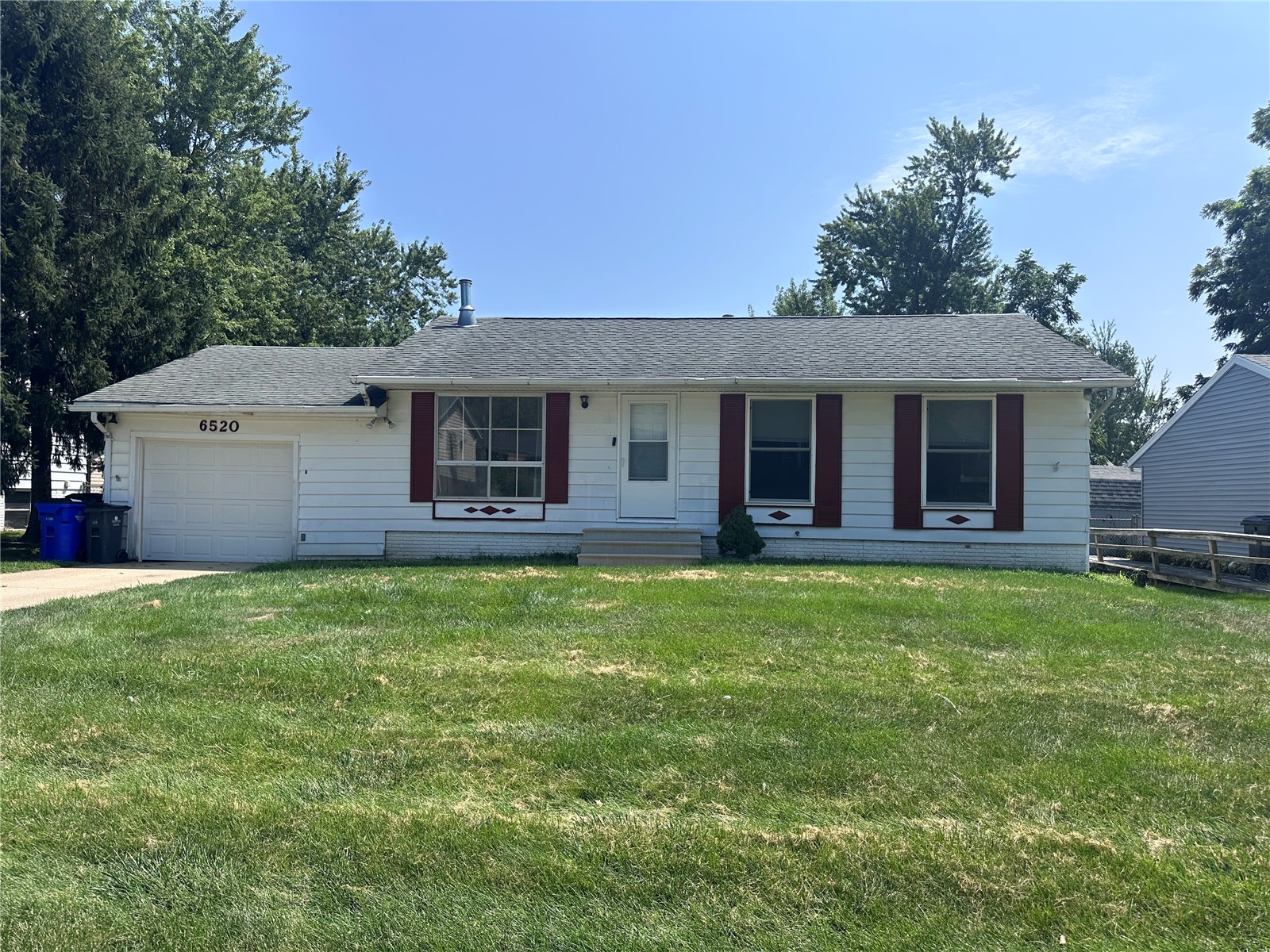 6520 Medford Lane NE Cedar Rapids IA 52402