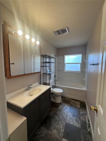 6520 Medford Lane NE Cedar Rapids IA 52402