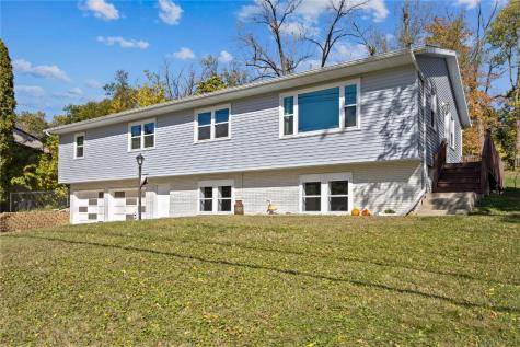 949 Westwood Drive NW Cedar Rapids IA 52405