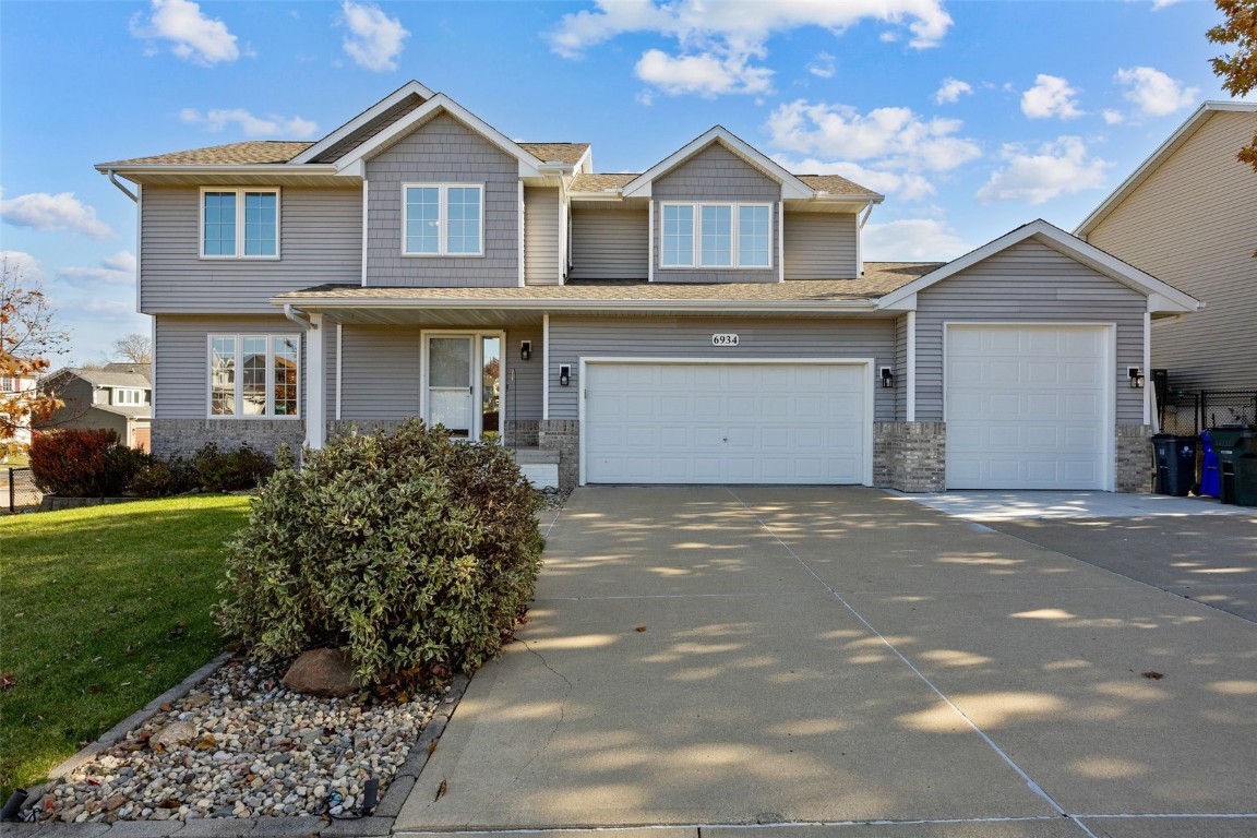 6934 Winthrop Road NE Cedar Rapids IA 52402