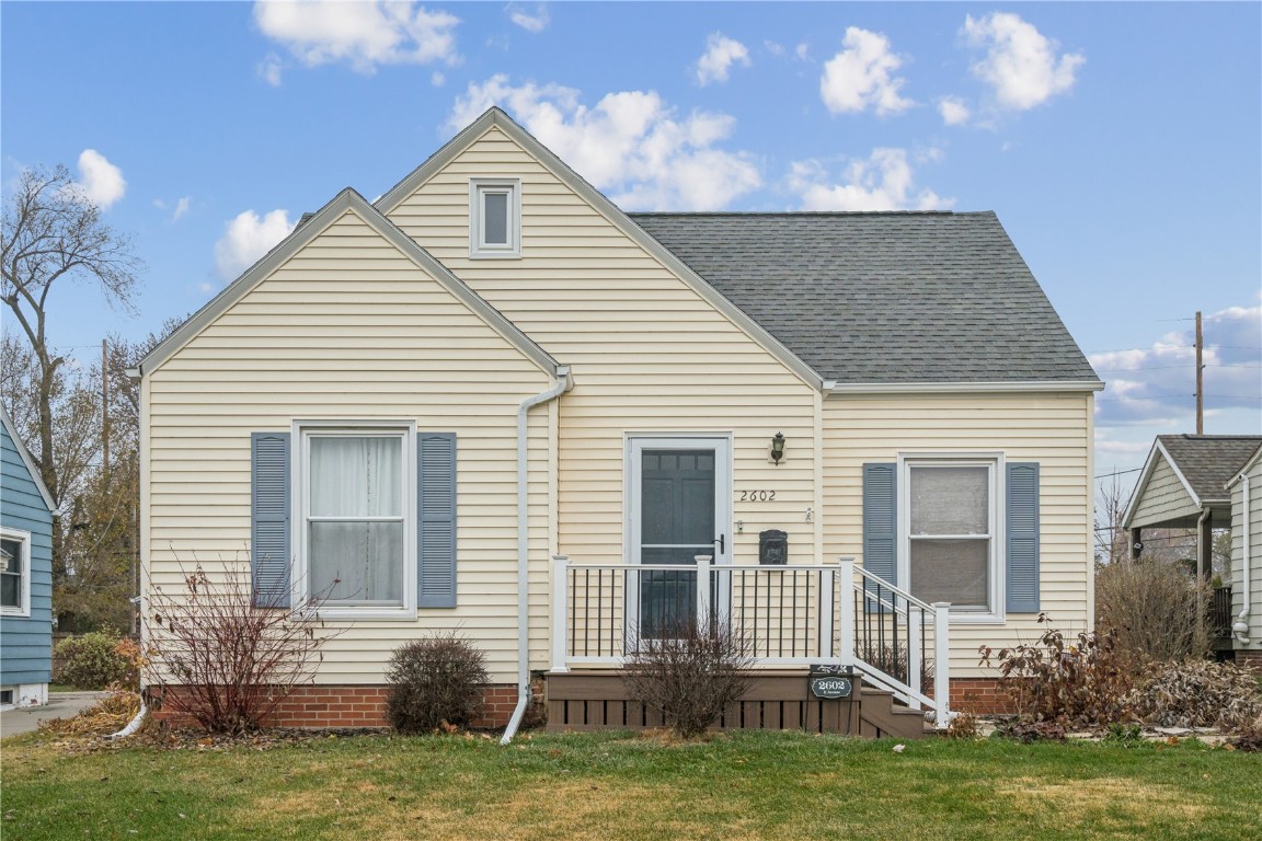 2602 E Avenue NE Cedar Rapids IA 52402