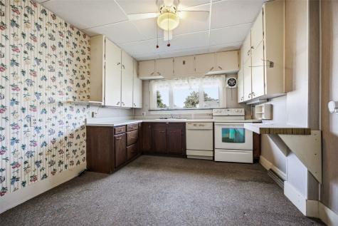 544 E 4th Street Tipton IA 52772