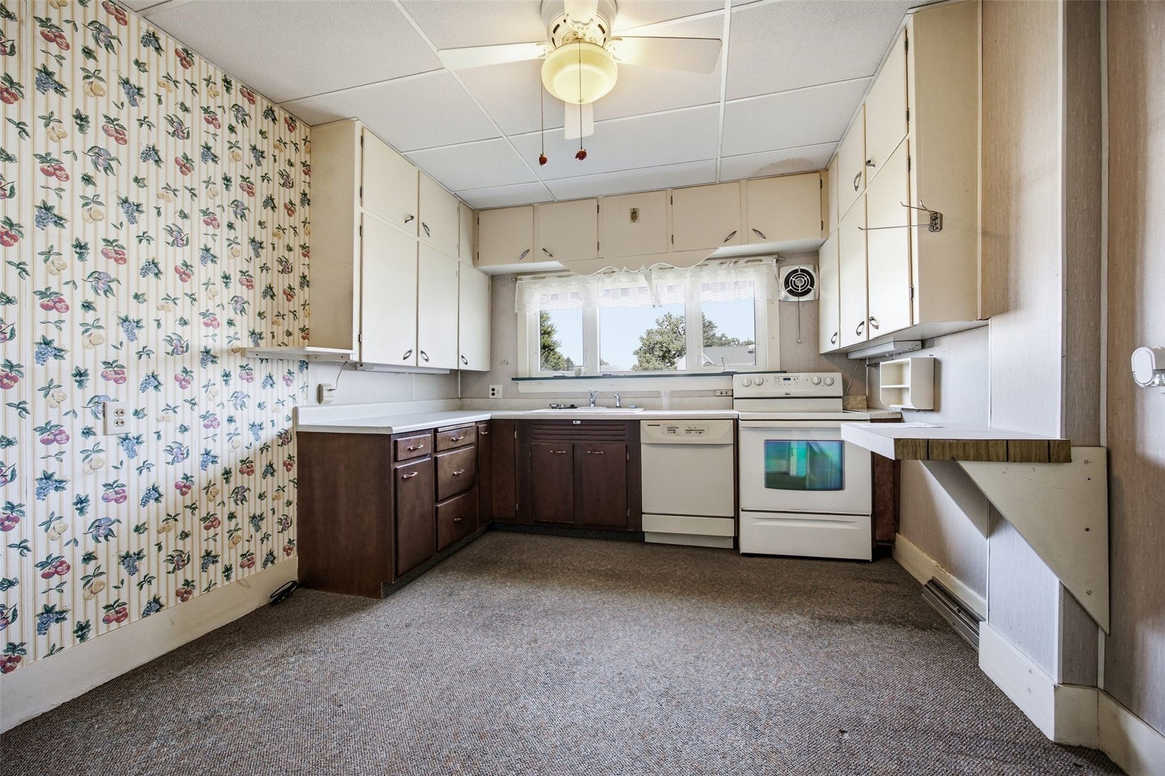 544 E 4th Street Tipton IA 52772