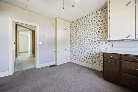 544 E 4th Street Tipton IA 52772