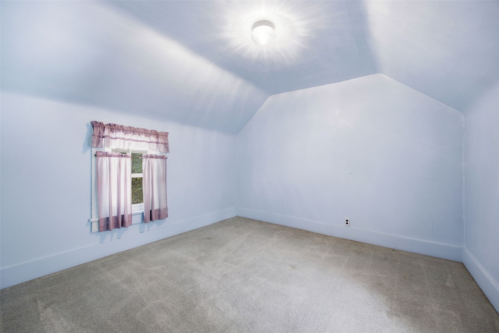 544 E 4th Street Tipton IA 52772