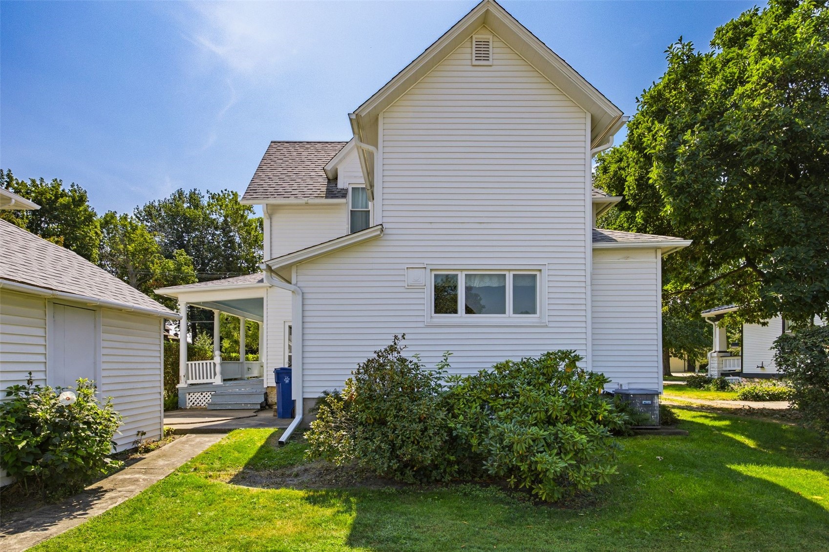 544 E 4th Street Tipton IA 52772