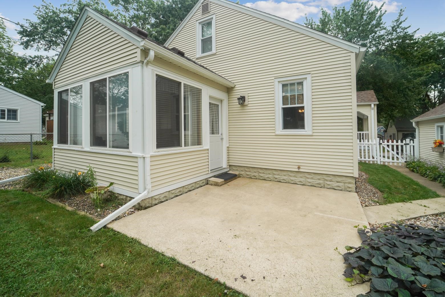 115 Carolina Avenue Waterloo IA 50701