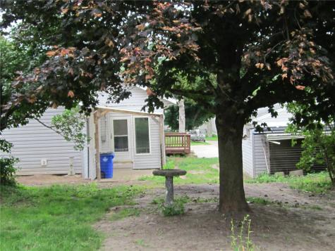 2402 Fruitland Boulevard SW Cedar Rapids IA 52404
