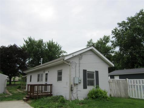 2402 Fruitland Boulevard SW Cedar Rapids IA 52404