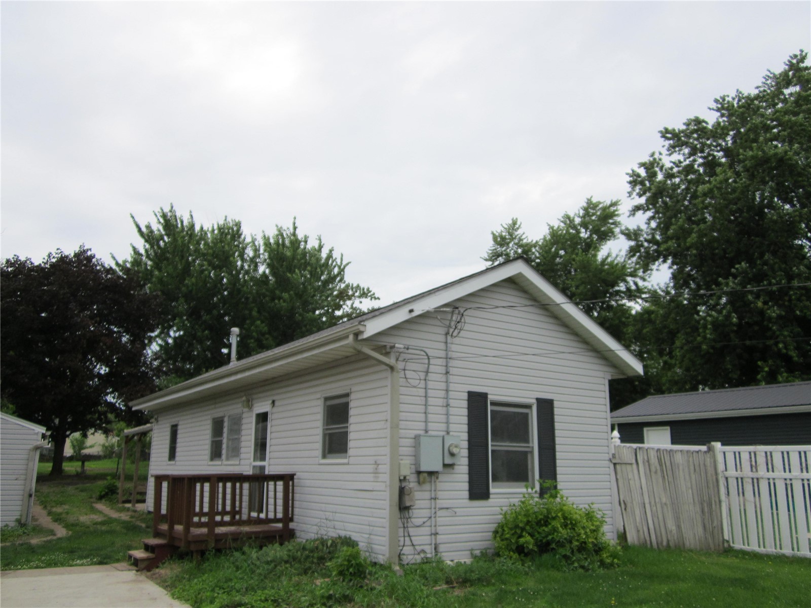 2402 Fruitland Boulevard SW Cedar Rapids IA 52404