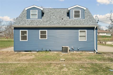 129 Northwood Drive Hiawatha IA 52233
