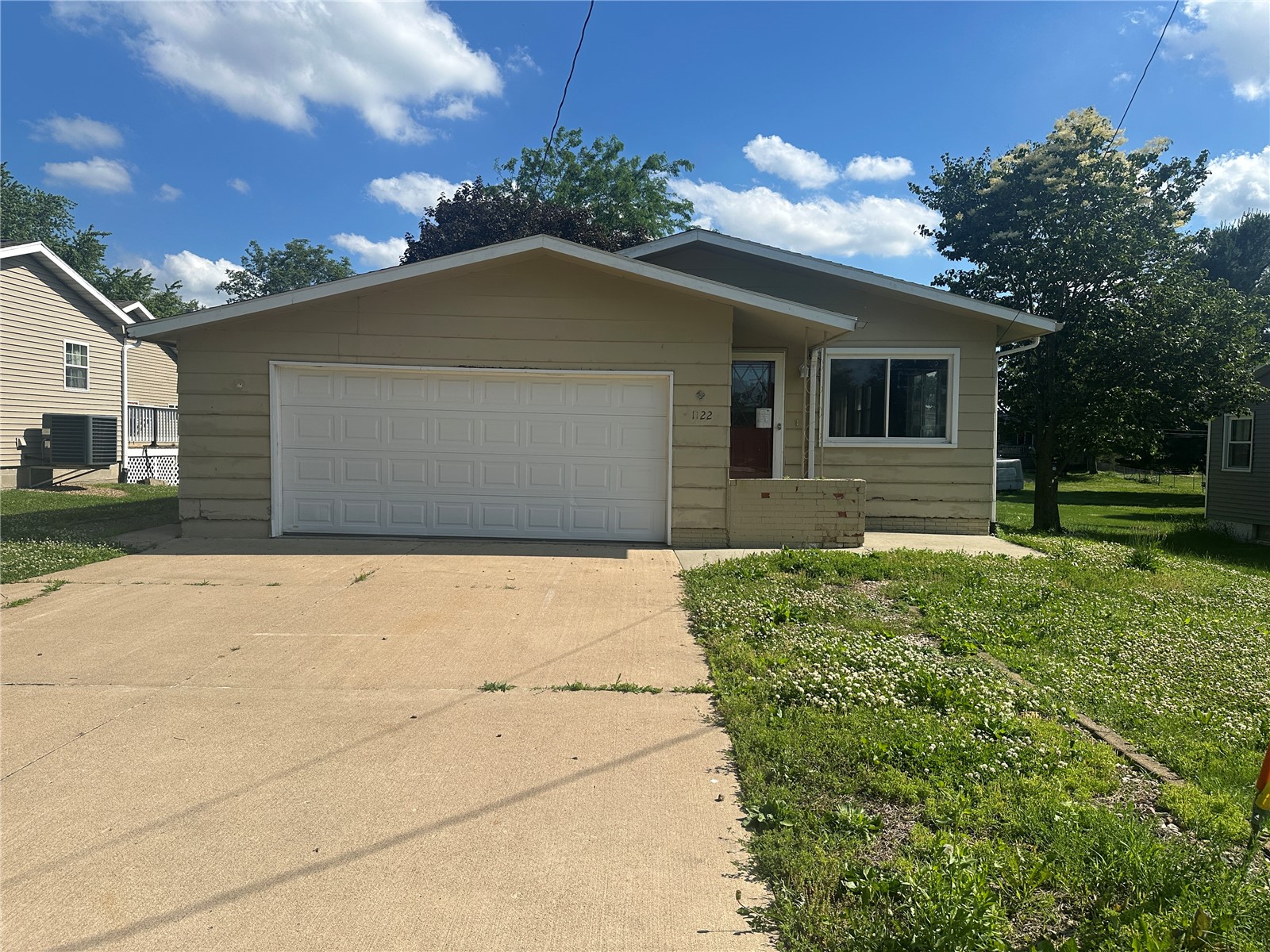 1122 3rd Street E Vinton IA 52349