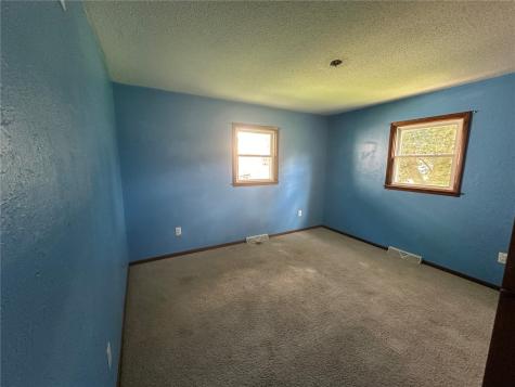 1122 3rd Street E Vinton IA 52349