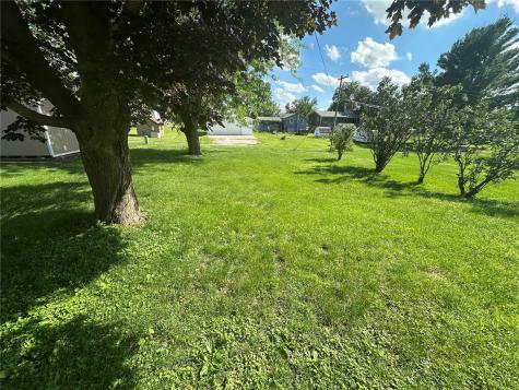 1122 3rd Street E Vinton IA 52349