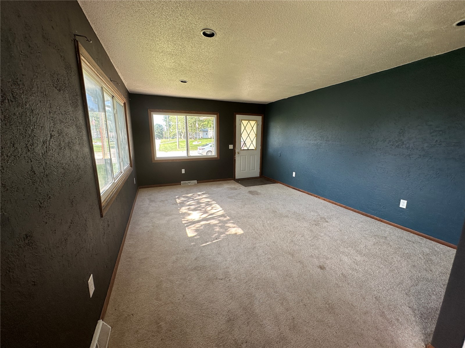 1122 3rd Street E Vinton IA 52349