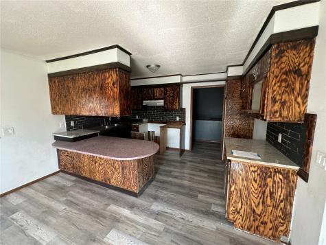 1122 3rd Street E Vinton IA 52349